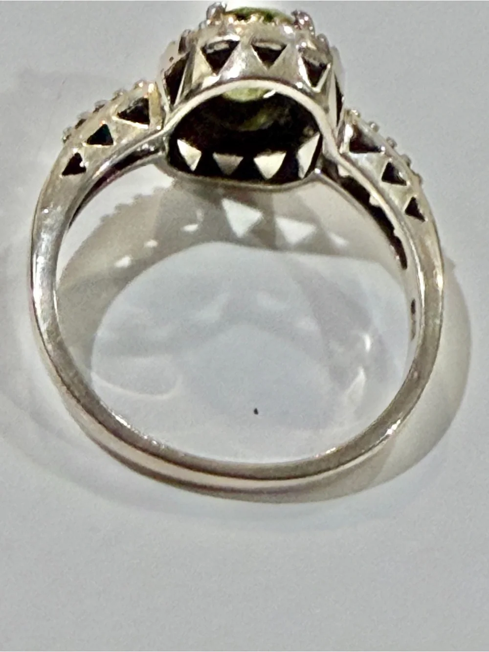 Vintage Signed Heng Ngai 925 Sterling Silver Oval Peridot Halo Ring - Size 7